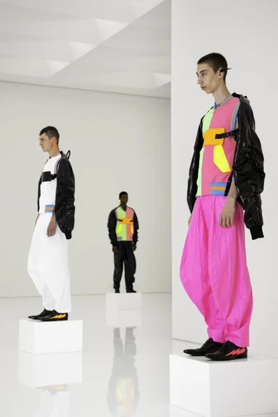 Look 2